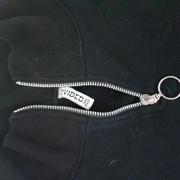 HM Knit Crop Top with O-ring Zipper - Picture 4 of 4